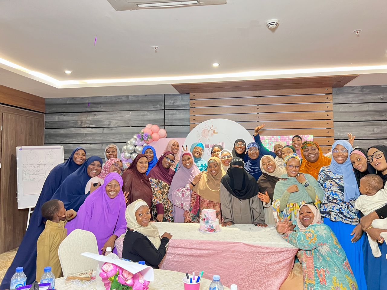 HEC Mania 2025 Sisters